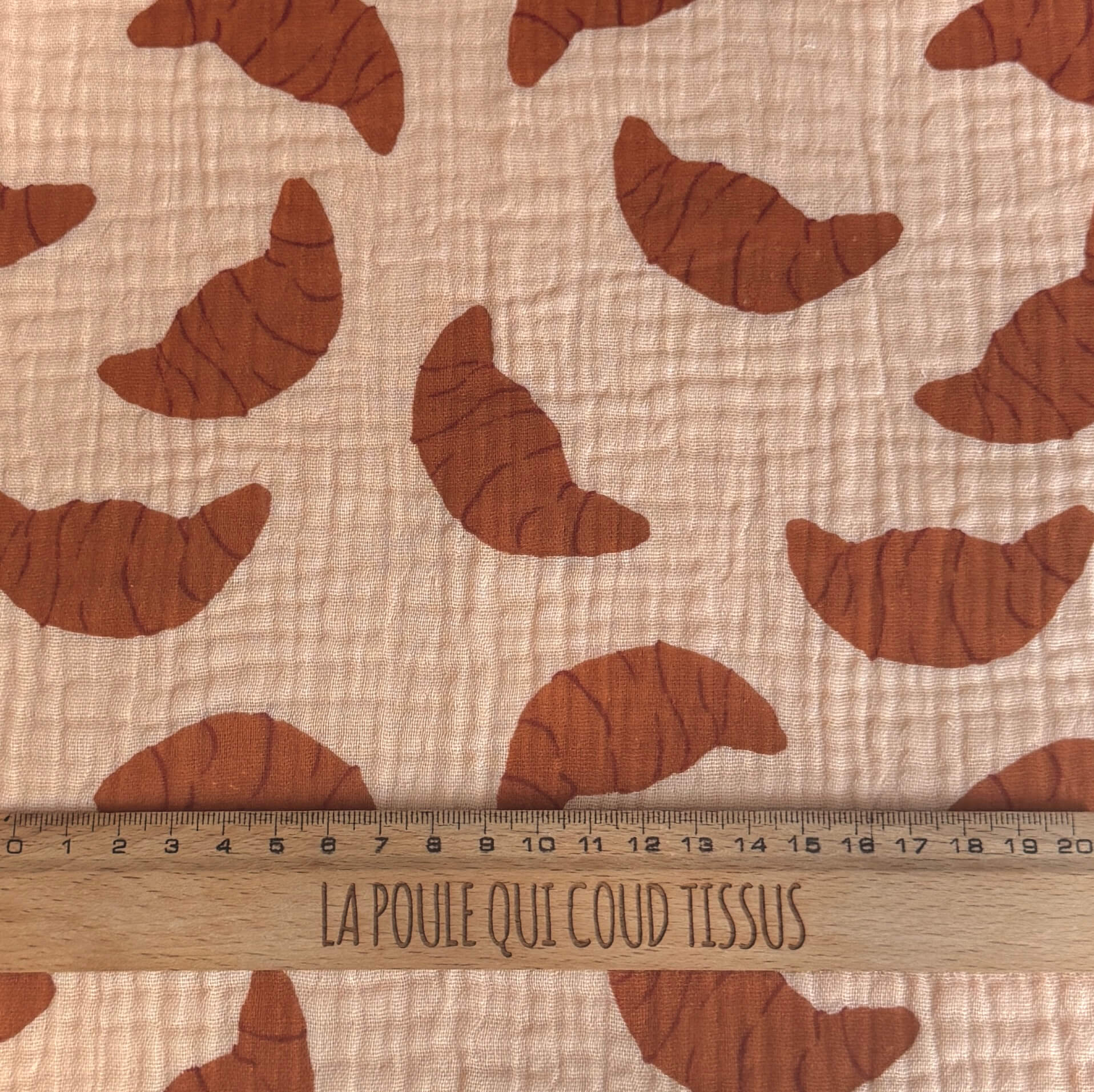 Double Gaze / Croissant