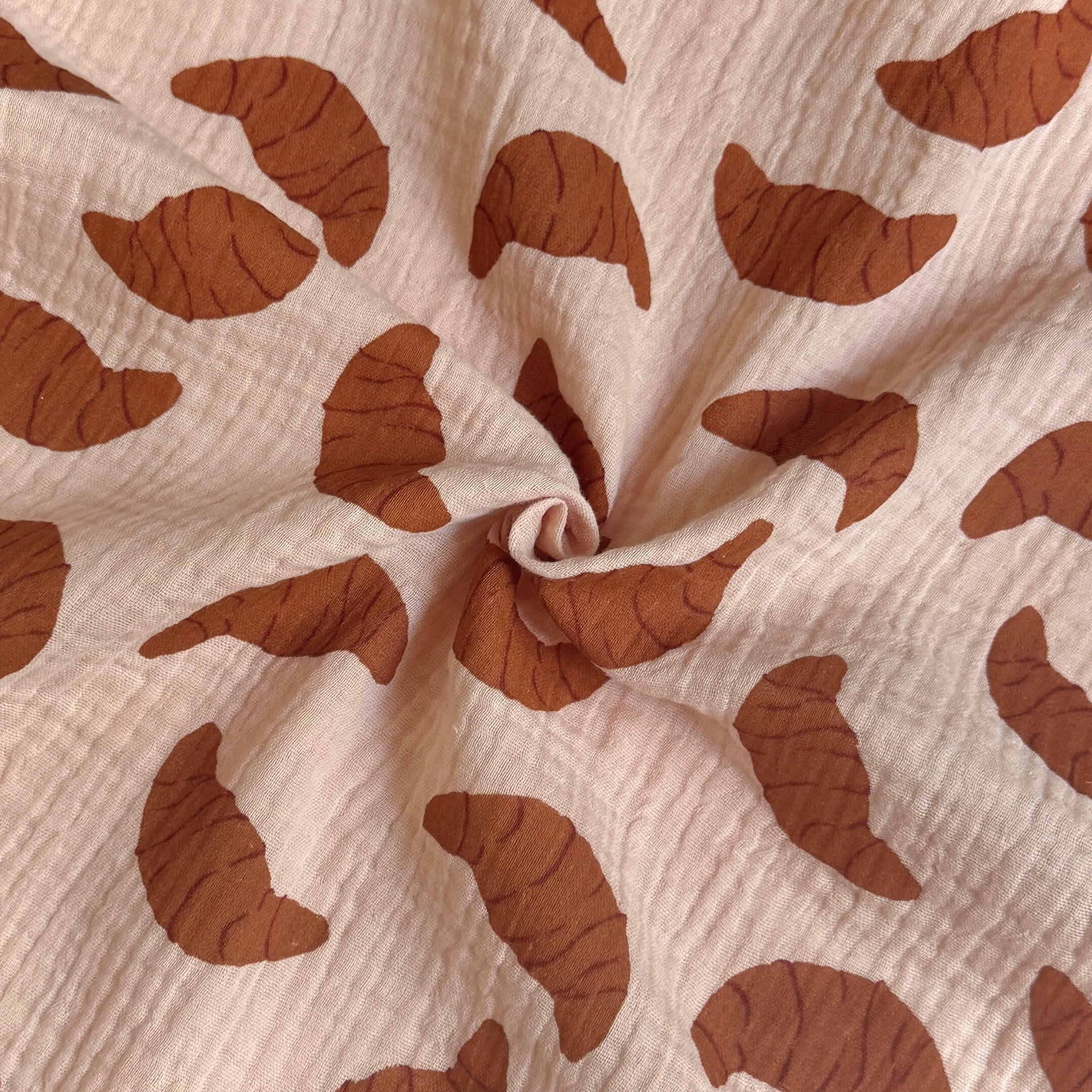 Double Gaze / Croissant